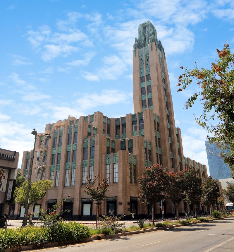 Southwestern Law School campus photo 1