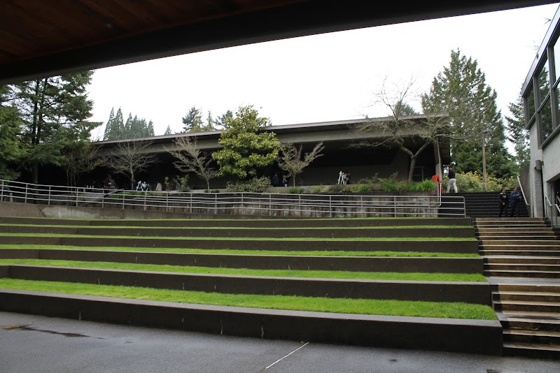 Lewis & Clark Law School campus photo 5
