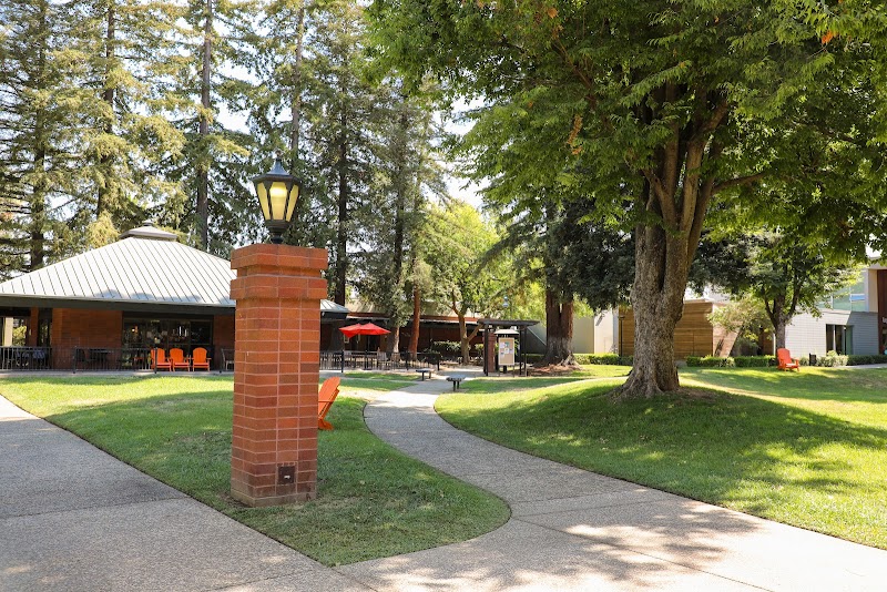 McGeorge School of Law, University of the Pacific campus photo 2