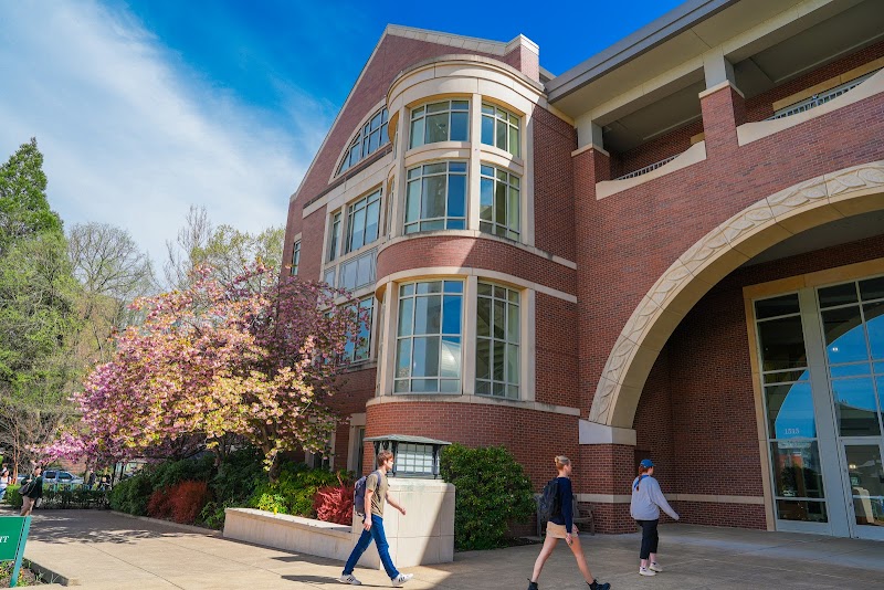 University of Oregon School of Law campus photo 1