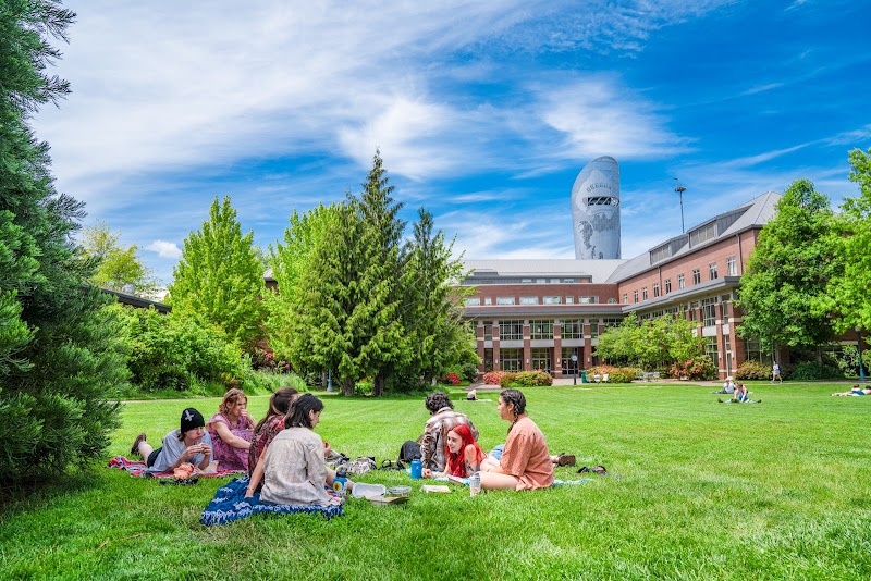 University of Oregon School of Law campus photo 2