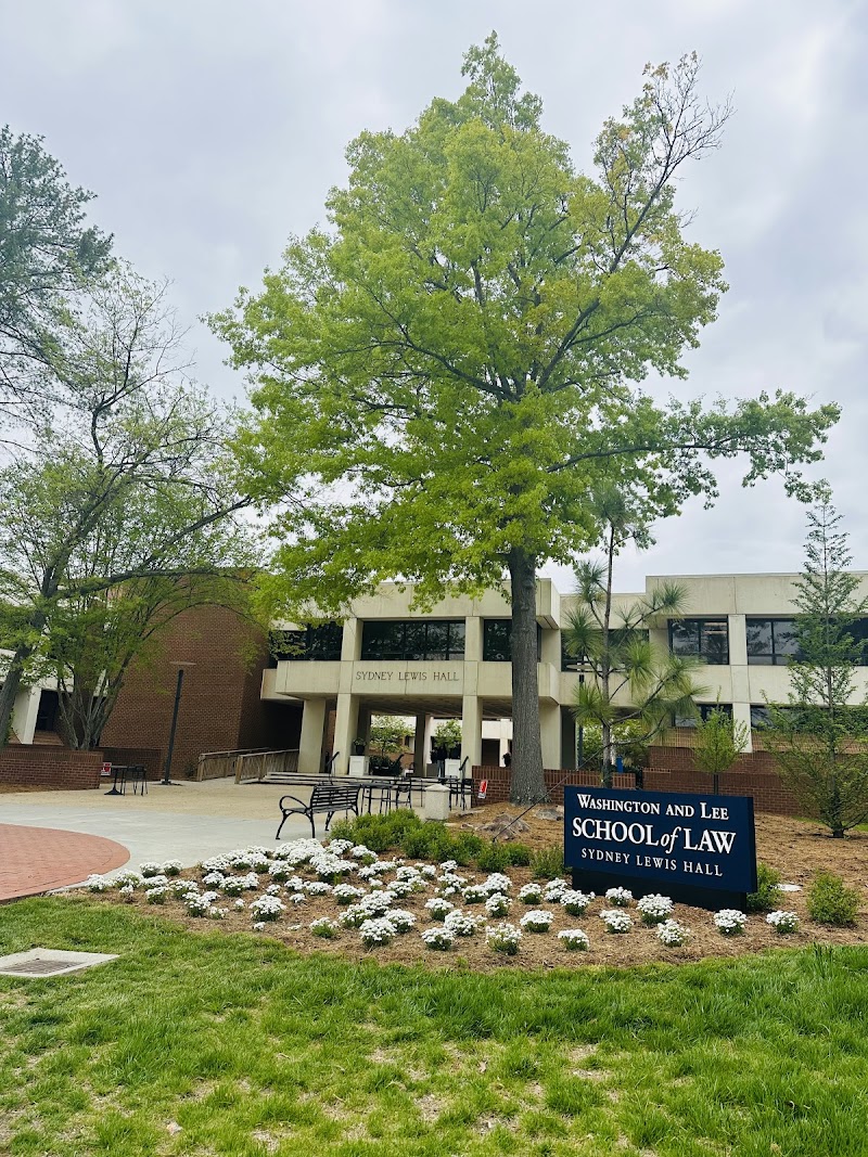 Washington and Lee University School of Law campus photo 1