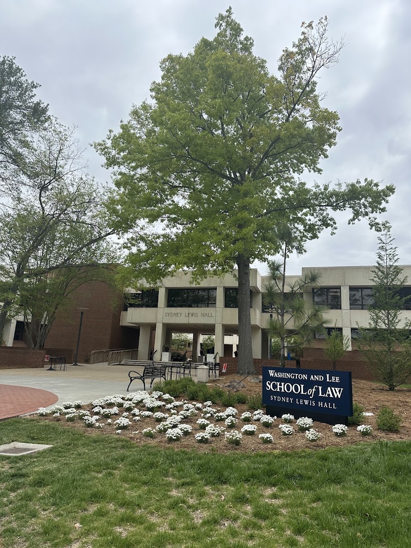 Washington and Lee University School of Law campus photo 4