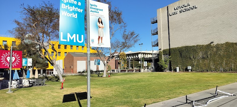 Loyola Law School, Loyola Marymount University campus photo 4