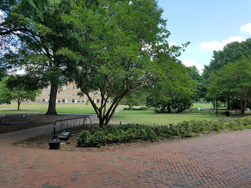 William & Mary Law School campus photo 5